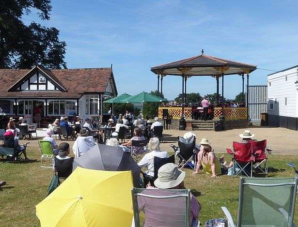 Music on the Bandstand - Ian Fox