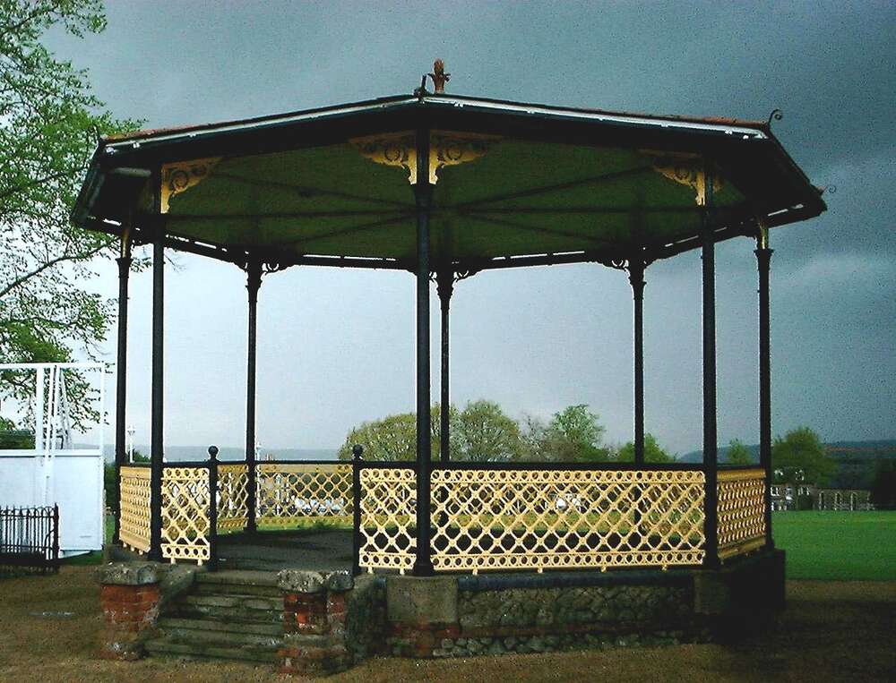 MUSIC ON THE VINE BANDSTAND
