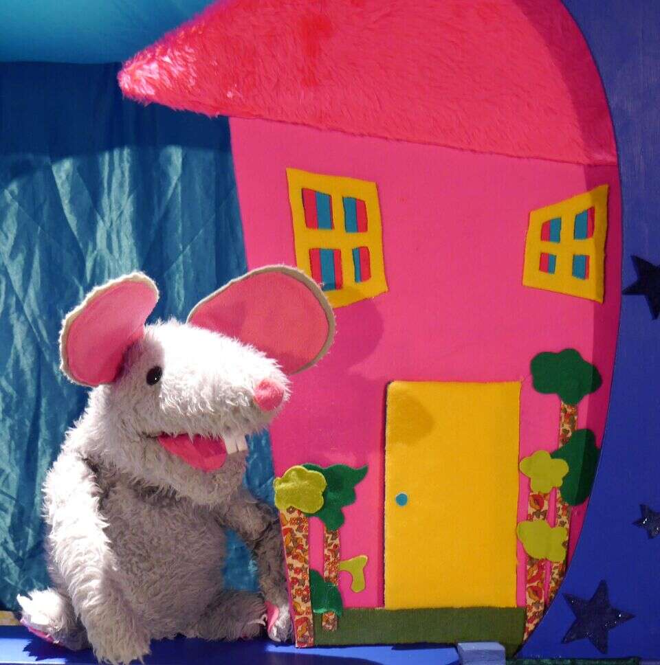 Snow Grey - Puppet Show